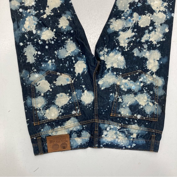 Men's Blue and White Jeans - Picture 15 of 16